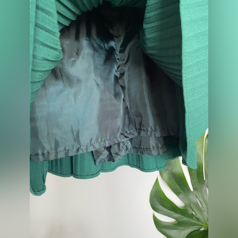 Quzu Green Pleated Women's Skort | small - Picture 3 of 8